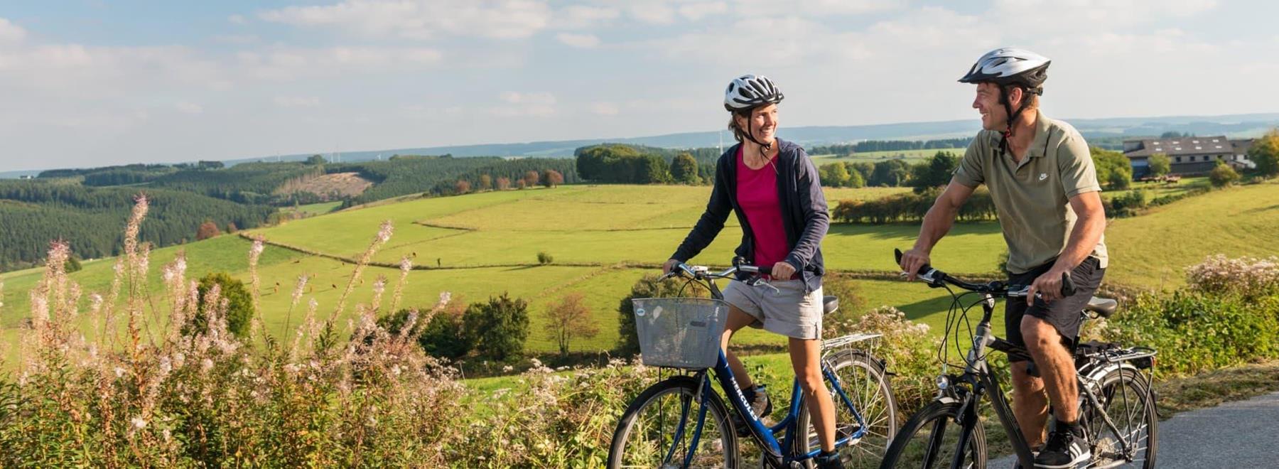 L'Est de la Belgique dispose d'un réseau cyclable très développé (jusqu'à 1 300 km) avec pistes cyclables et Mountainbike. 